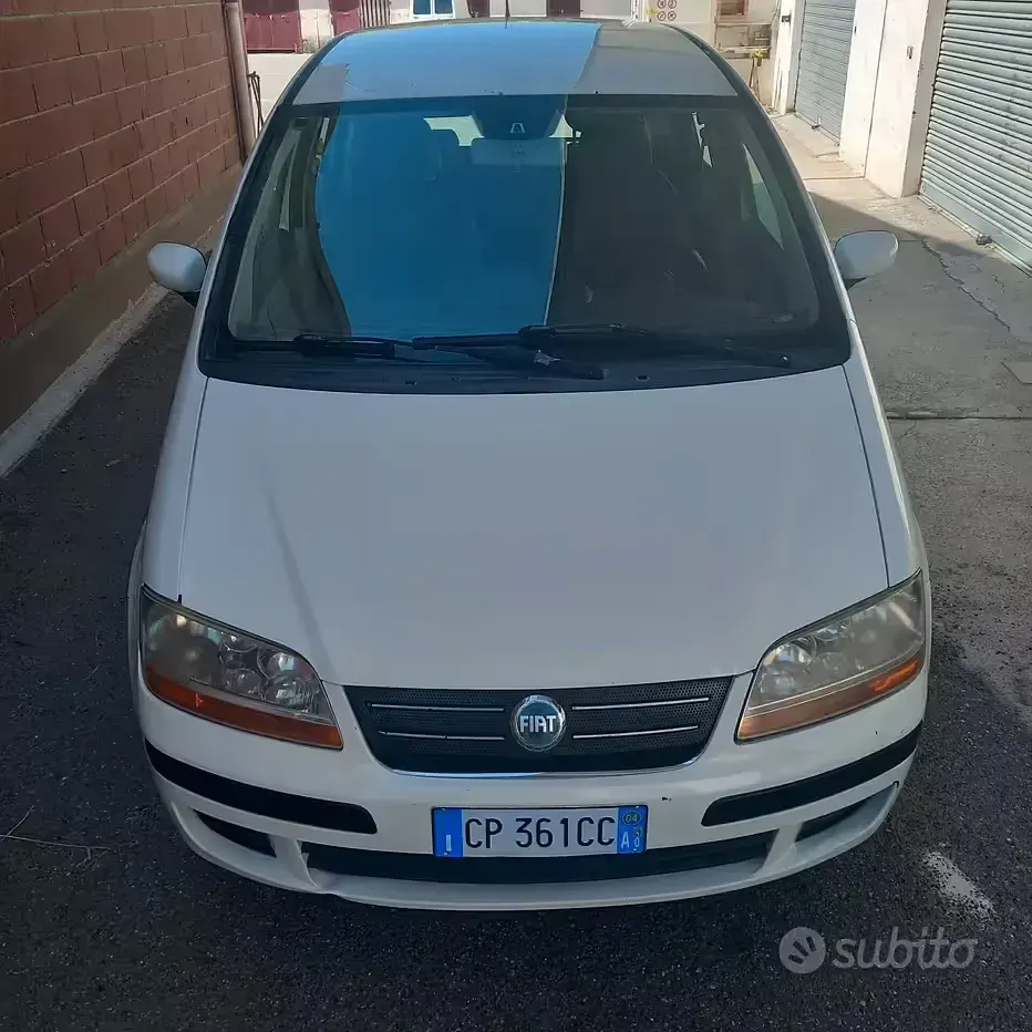Usata Fiat Idea 95 CV (69 kW) 2004 Bianco Monovolume