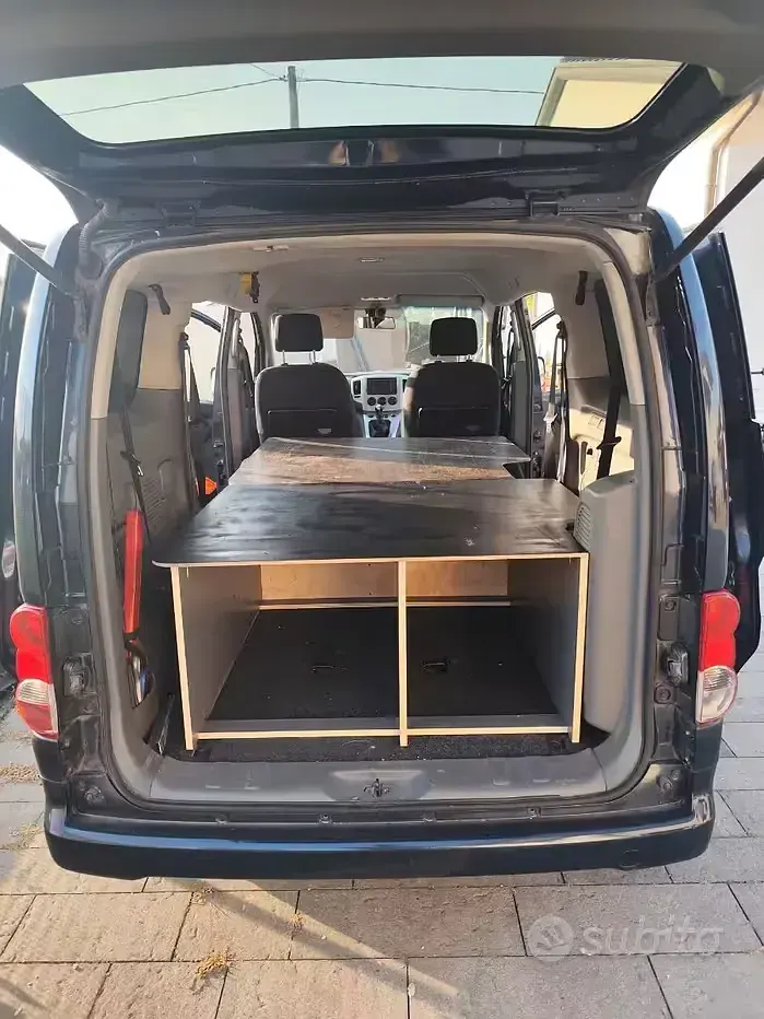 Usata Nissan Evalia 110 CV (80 kW) 2013 Bluazzurro Monovolume