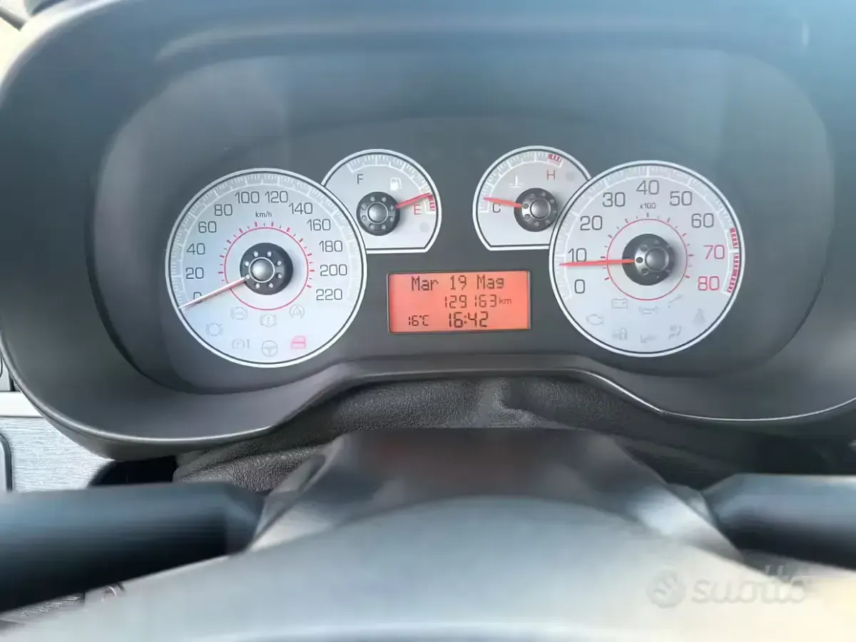 Usata Fiat Punto 120 CV (88 kW) 2008 Utilitaria
