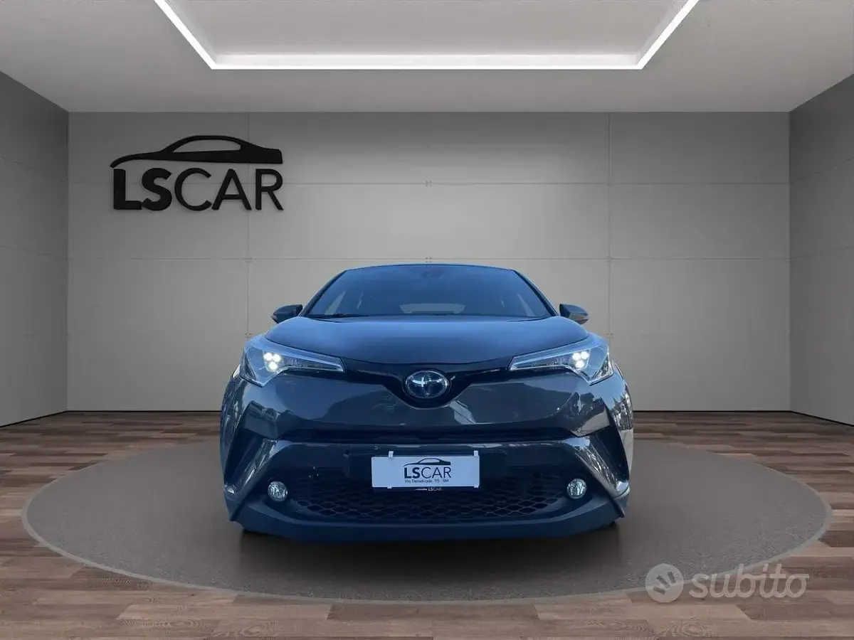 Usata Toyota C-HR Lounge 98 CV (72 kW) 2018 Grigio SUV