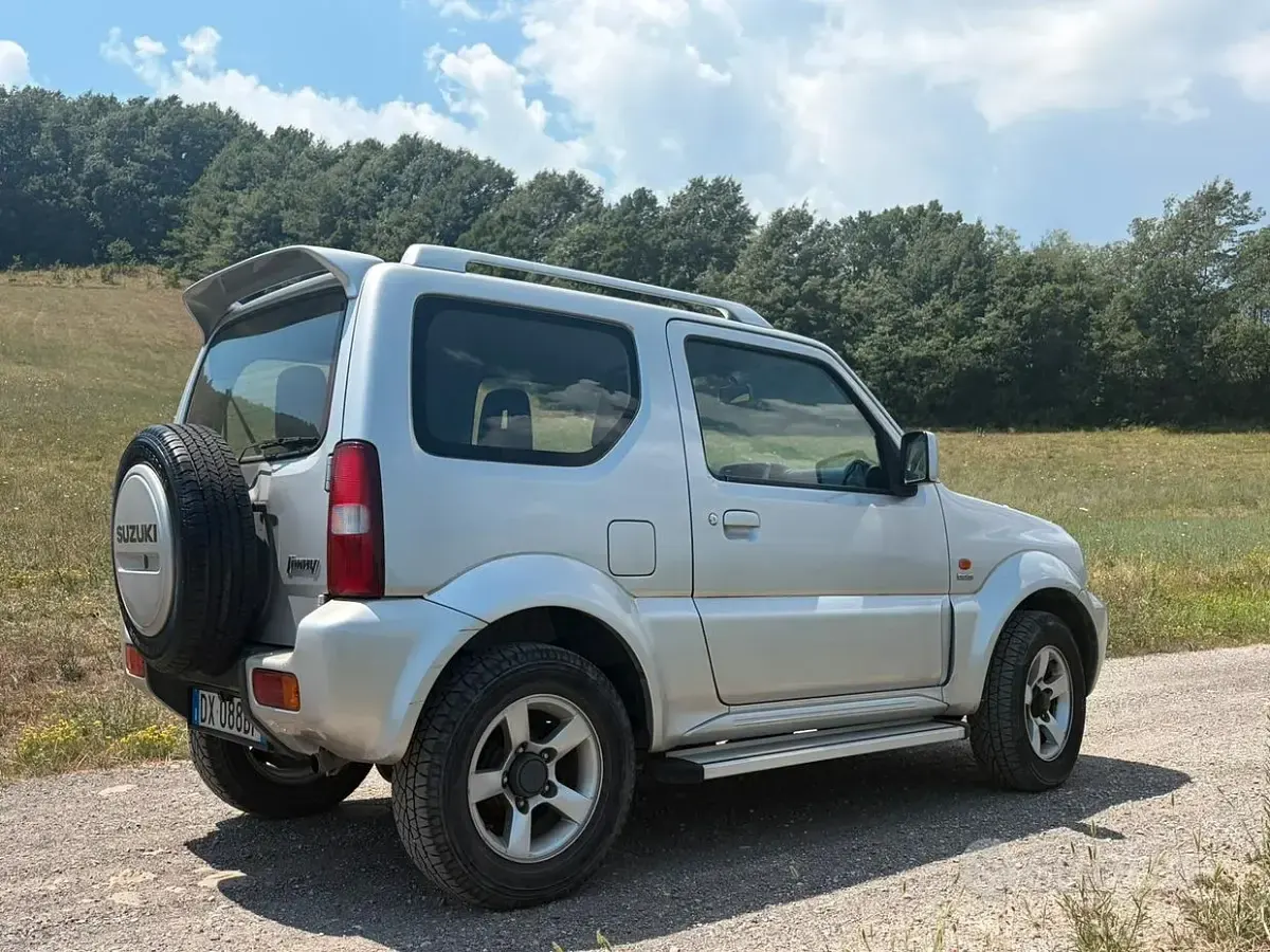 Usata Suzuki Jimny 86 CV (63 kW) 2009 SUV