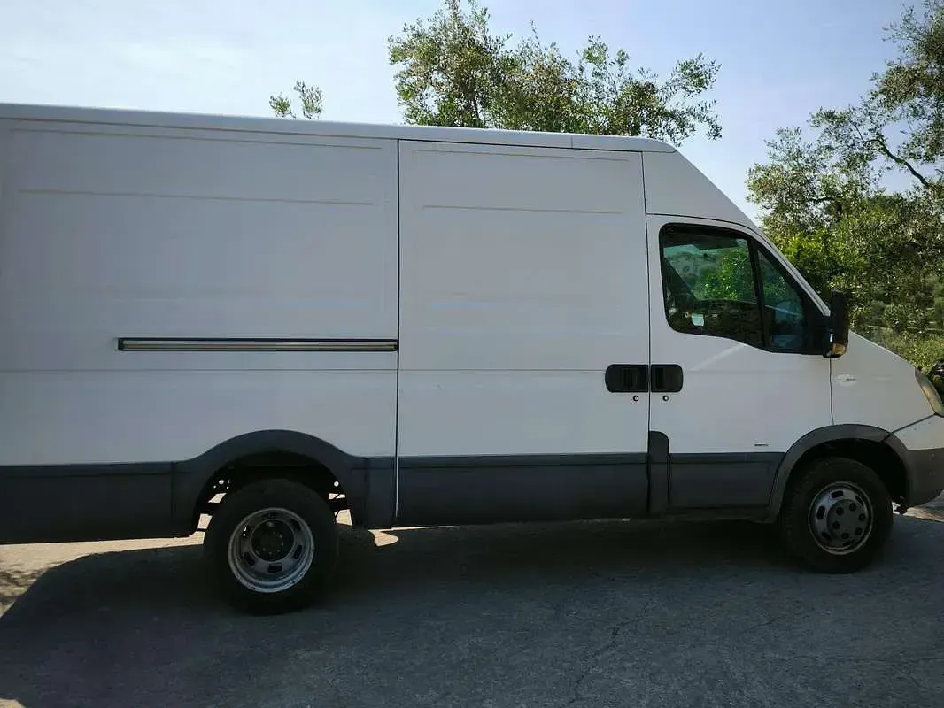 Usata Iveco Daily 145 CV (106 kW) 2009 Bianco Furgone