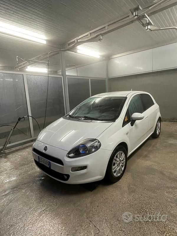 Usata Fiat Punto 95 CV (69 kW) 2013 Bianco Utilitaria