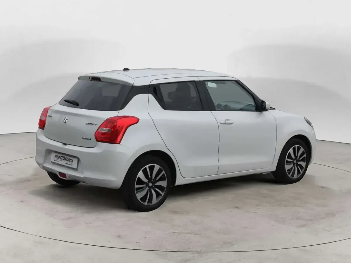 Usata Suzuki Swift 90 CV (66 kW) 2019 Bianco Utilitaria