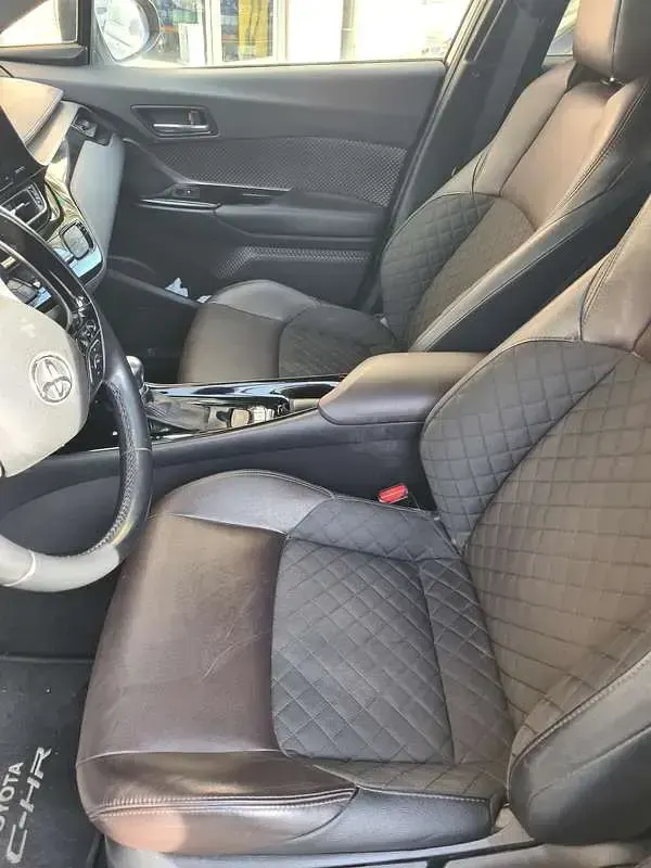 Usata Toyota C-HR Lounge 98 CV (72 kW) 2017 Argento SUV