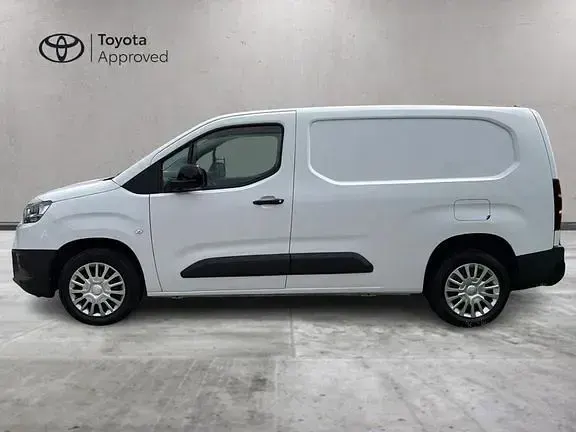 Usata Toyota Proace City City 130 CV (95 kW) 2023 White solid Monovolume