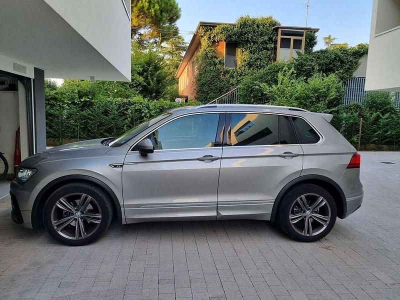 Grigio Usata 2018 VW Tiguan R-line SUV | 16.500 € (Super prezzo) - Immagine 1/4