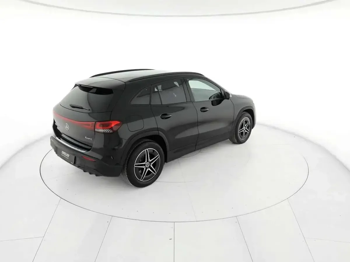 Usata Mercedes EQA300 Premium 167 kW (228 CV) 2023 Nero SUV