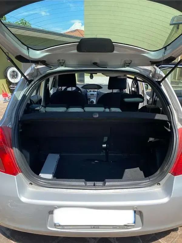 Usata Toyota Yaris Sol 87 CV (63 kW) 2008 Grigio Utilitaria