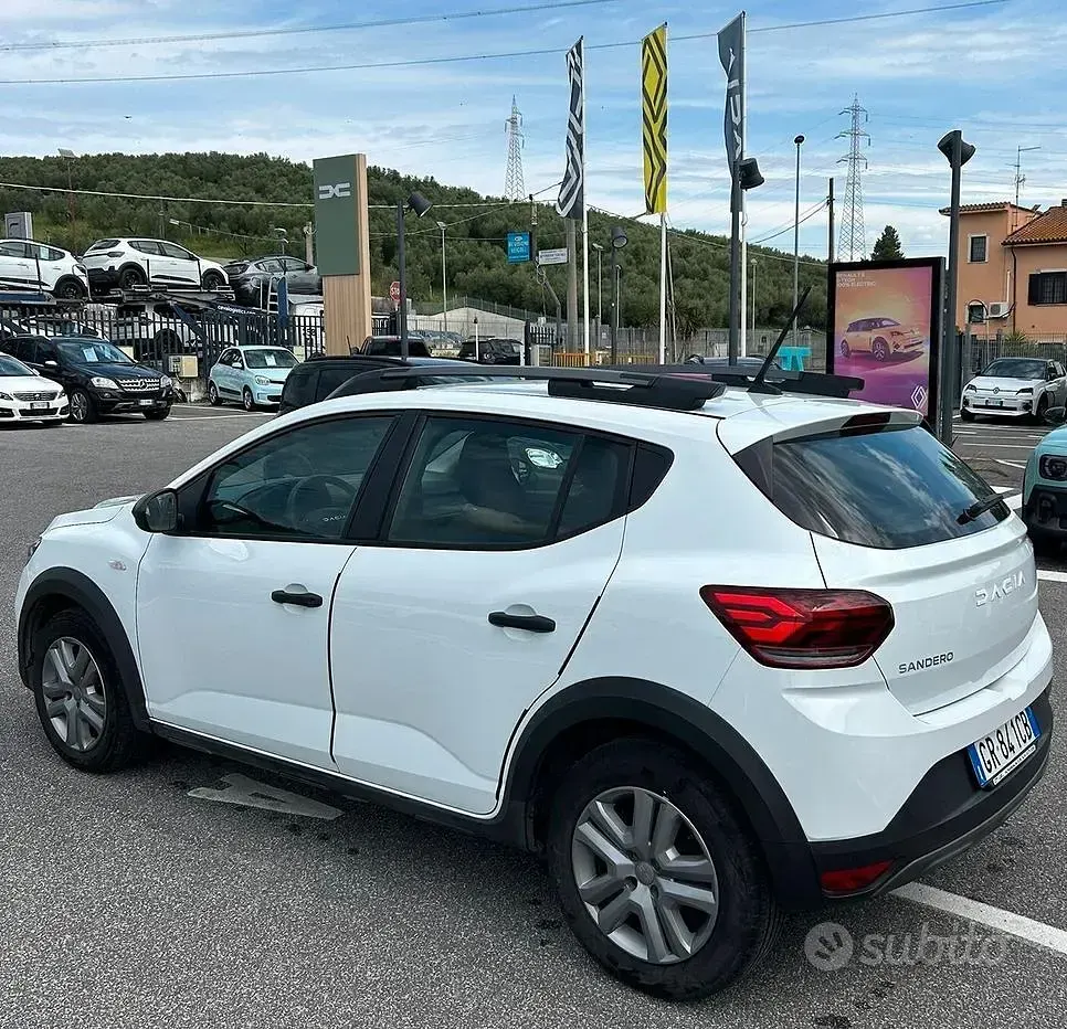Usata Dacia Sandero Essentiel 101 CV (74 kW) 2023 Bianco Berlina