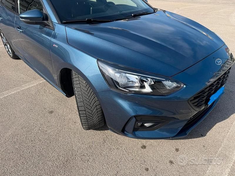 Usata Ford Focus ST-Line 120 CV (88 kW) 2020 Blu Berlina