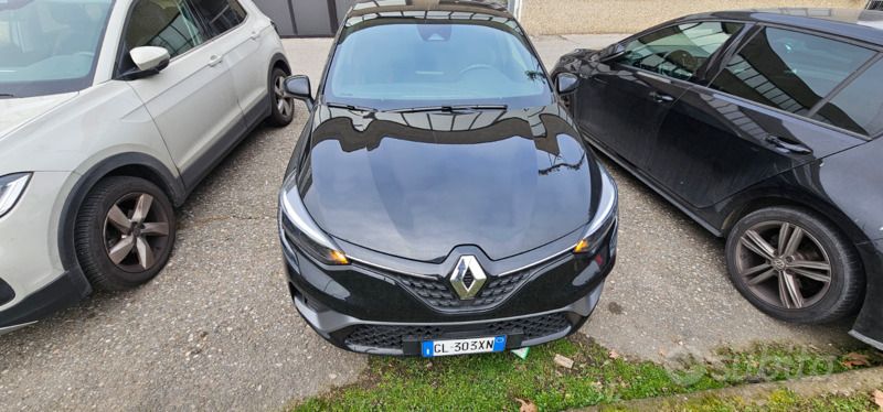 Nero Usata 2022 Renault Clio V Due volumi | 19.500 € (Molto cara) - Immagine 1/4