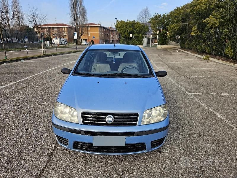 Usata Fiat Punto 2004 Blu Utilitaria
