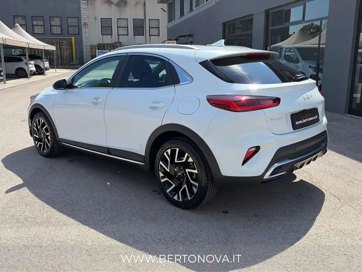 Usata Kia XCeed 136 CV (100 kW) 2024 Bianco SUV