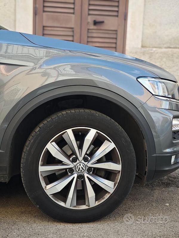 Usata VW T-Roc Style 116 CV (85 kW) 2019 Grigio SUV