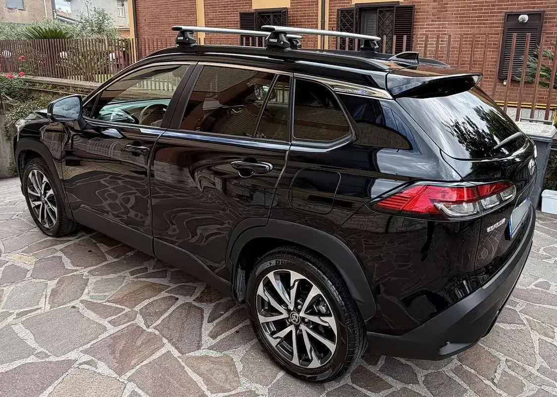 Usata Toyota Corolla Cross Lounge 152 CV (111 kW) 2022 Nero SUV