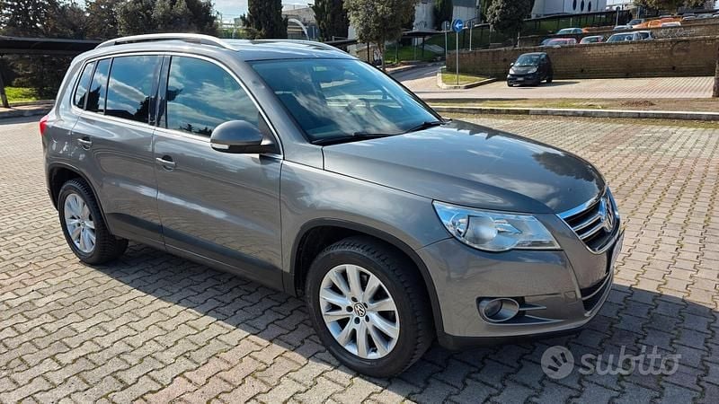 Usata VW Tiguan Style 140 CV (102 kW) 2011 Grigio SUV