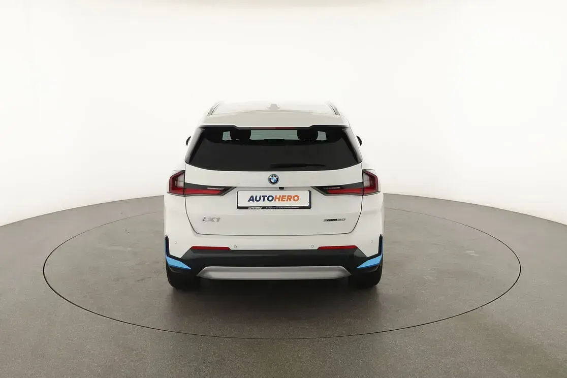 Usado BMW iX1 xLine 230 kW (313 CV) 2023 Blanco SUV