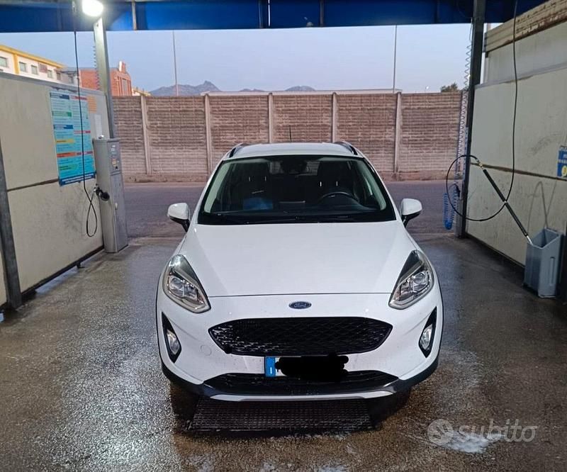 Usata Ford Fiesta Active 86 CV (63 kW) 2019 Bianco Berlina