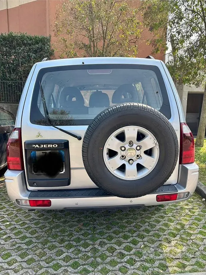 Usata Mitsubishi Pajero 160 CV (117 kW) 2007 Grigio SUV