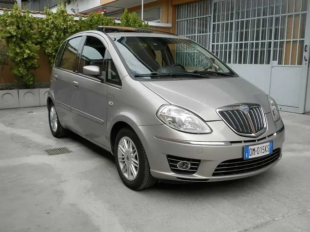 Usata Lancia Musa 95 CV (69 kW) 2008 Monovolume