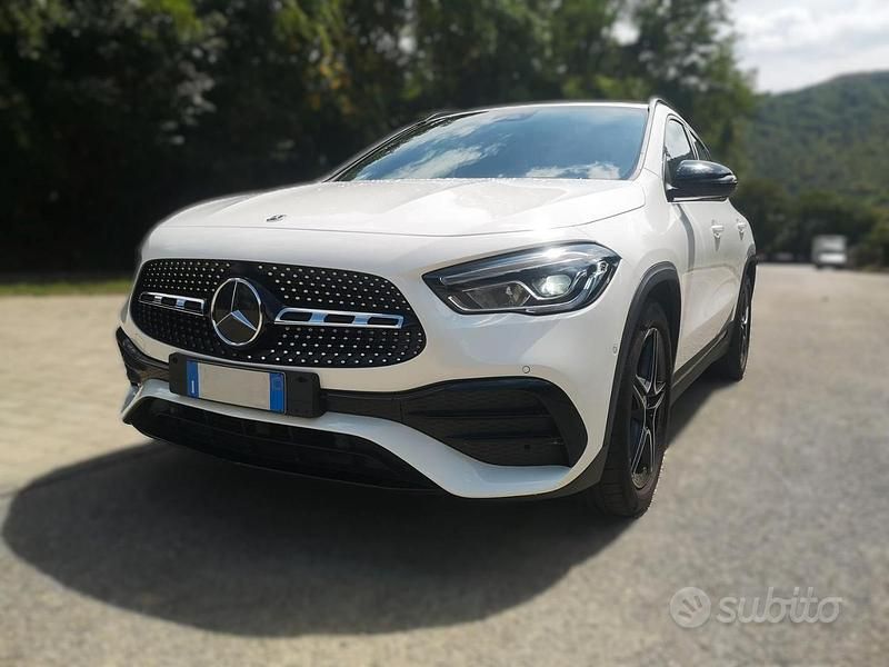 Usata Mercedes GLA200 Premium 150 CV (110 kW) 2022 Bianco SUV
