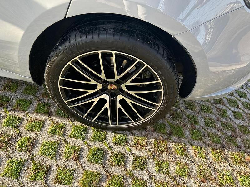 Usata Porsche Macan 265 CV (194 kW) 2022 Grigio SUV