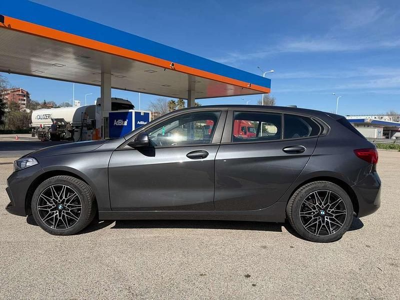 Usata BMW 116 Advantage 116 CV (85 kW) 2021 Grigio Utilitaria