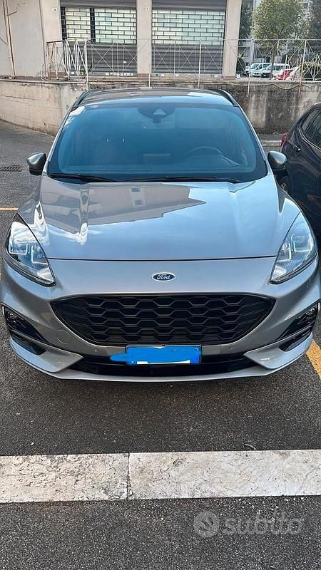 Usata Ford Kuga ST-Line 120 CV (88 kW) 2022 Grigio SUV
