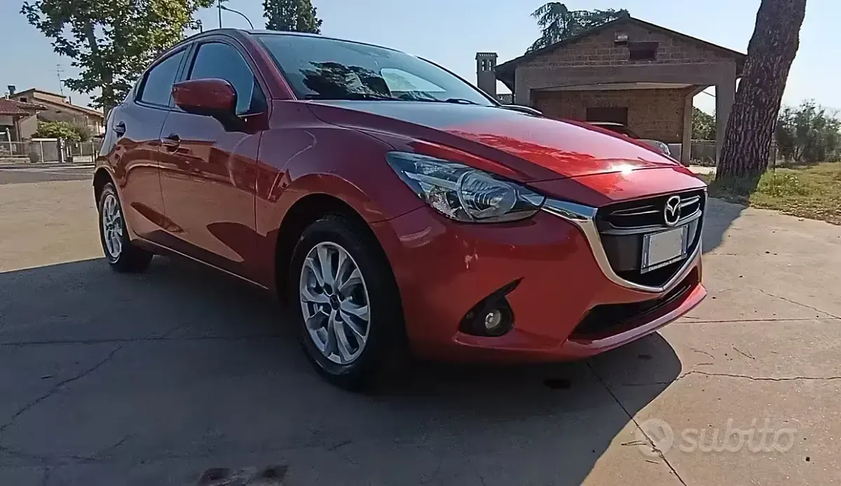 Usata Mazda 2 Exceed 105 CV (77 kW) 2017 Arancione Berlina