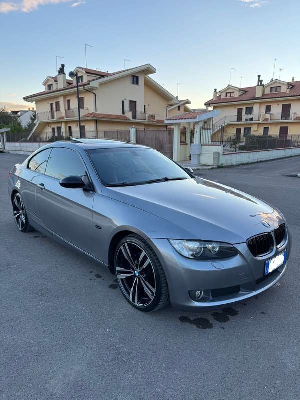 Usata 2008 BMW 320 Efficient Dynamics Coupé | 8500 € (Buon prezzo) - Immagine 1/4