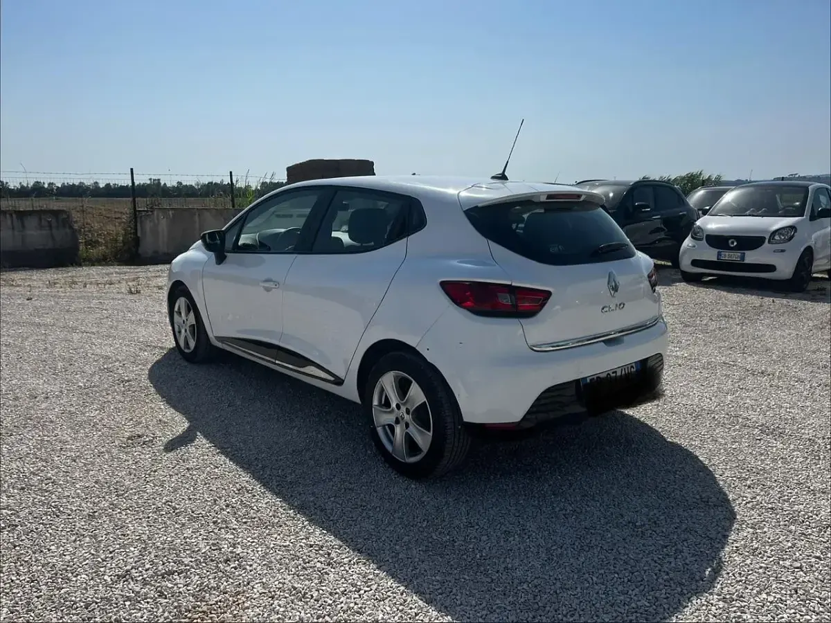 Usata Renault Clio IV 73 CV (53 kW) 2013 Bianco Berlina