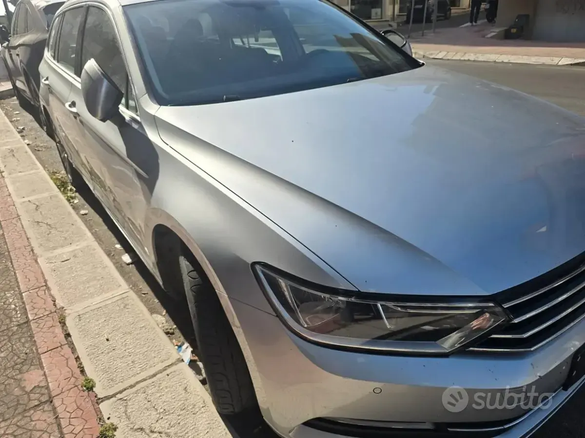 Usata VW Passat 120 CV (88 kW) 2016 Grigio Station wagon
