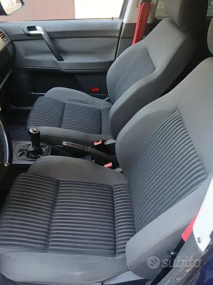 Usata VW Polo Sportline 80 CV (58 kW) 2006 Bluazzurro Utilitaria