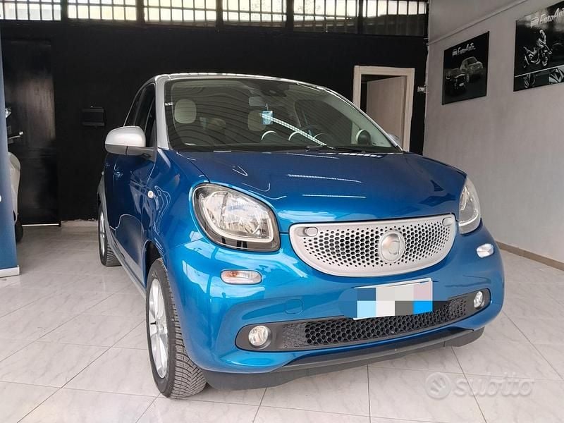 Usata Smart ForFour 71 CV (52 kW) 2015 Blu Utilitaria