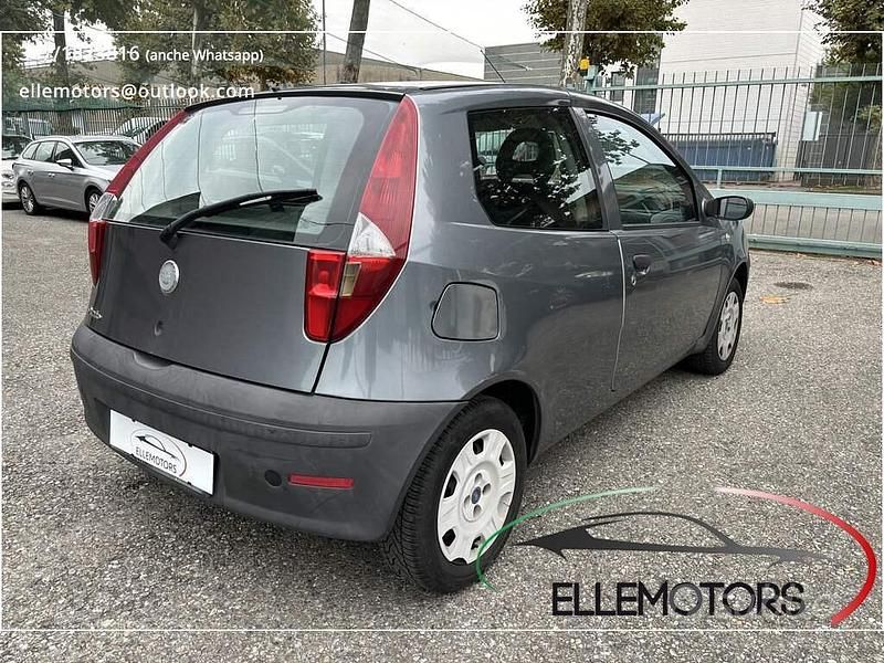 Usata Fiat Punto 60 CV (44 kW) 2004 Grigio Berlina