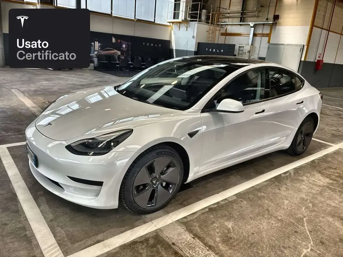 Usata Tesla Model 3 RWD 283 kW (385 CV) 2023 Pearl white multicoat Berlina