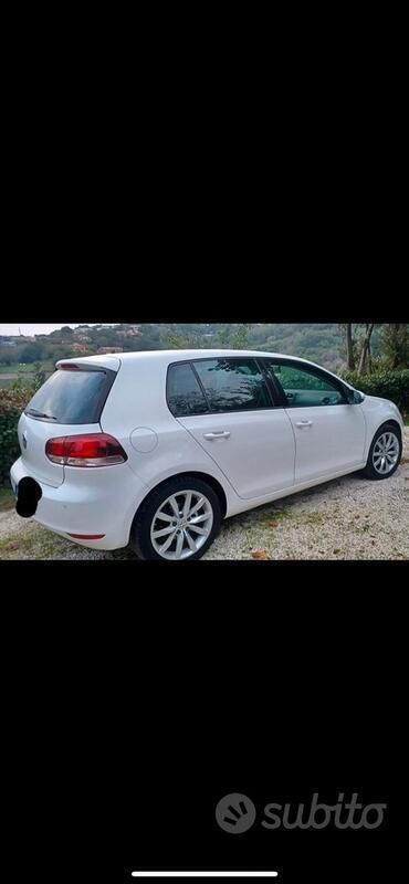 Usata VW Golf VI 105 CV (77 kW) 2011 Bianco Utilitaria