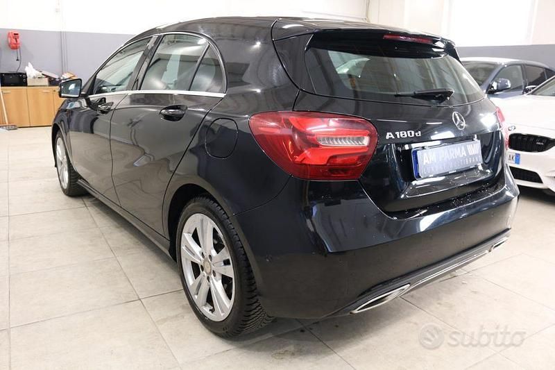 Usata Mercedes A180 109 CV (80 kW) 2016 Nero Berlina