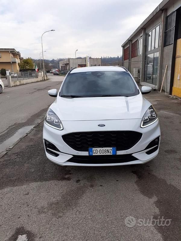 Usata Ford Kuga 150 CV (110 kW) 2021 Bianco SUV