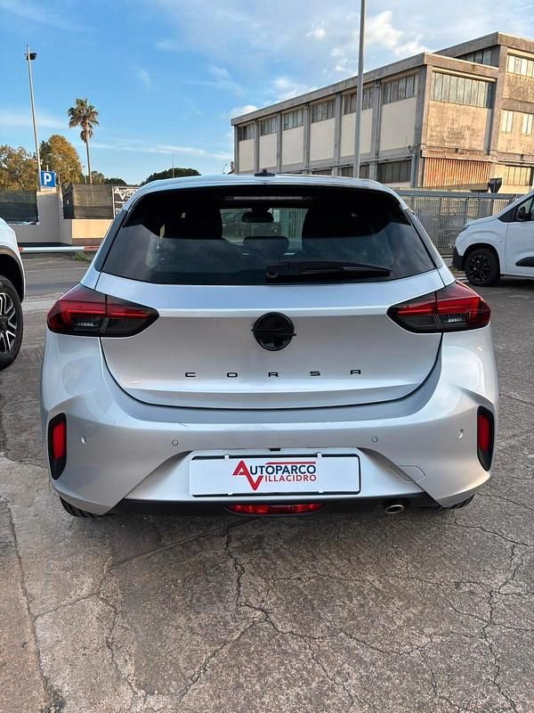 Usata Opel Corsa 100 CV (73 kW) 2025 Argento Utilitaria