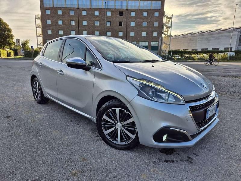 Usata Peugeot 208 Allure 75 CV (55 kW) 2017 Utilitaria