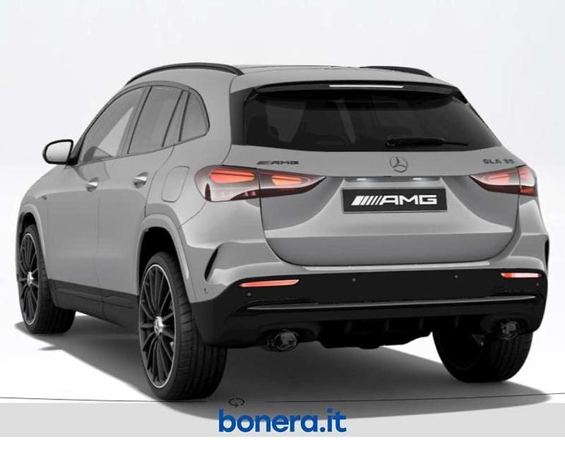 Nuova Mercedes GLA35 AMG Premium 306 CV (225 kW) 2026 Grigio alpi manufaktur SUV