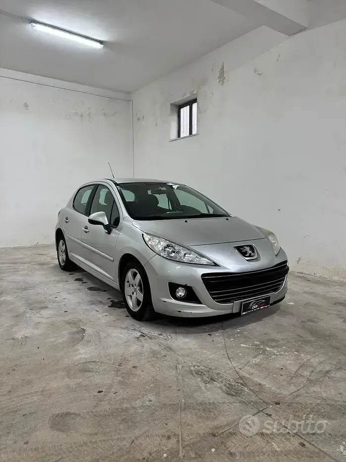 Brugt Peugeot 207 68 HK (50 kW) 2010 Grå Sedan