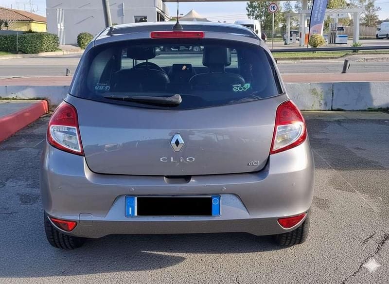Usata Renault Clio III 88 CV (64 kW) 2012 Grigio Berlina