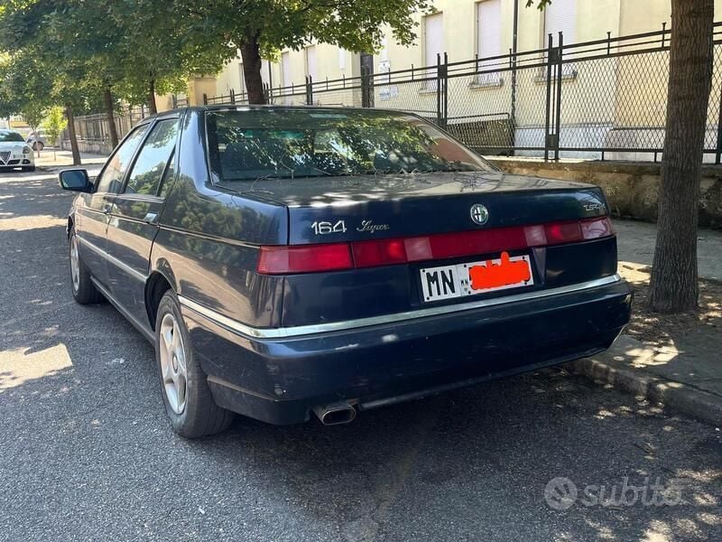 Usata Alfa Romeo 164 144 CV (105 kW) 1994 Blu Berlina