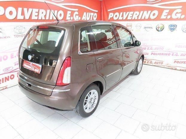 Usata Lancia Musa 95 CV (69 kW) 2010 Marrone Monovolume