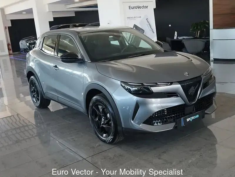 Usata Alfa Romeo Junior 145 CV (106 kW) 2025 SUV