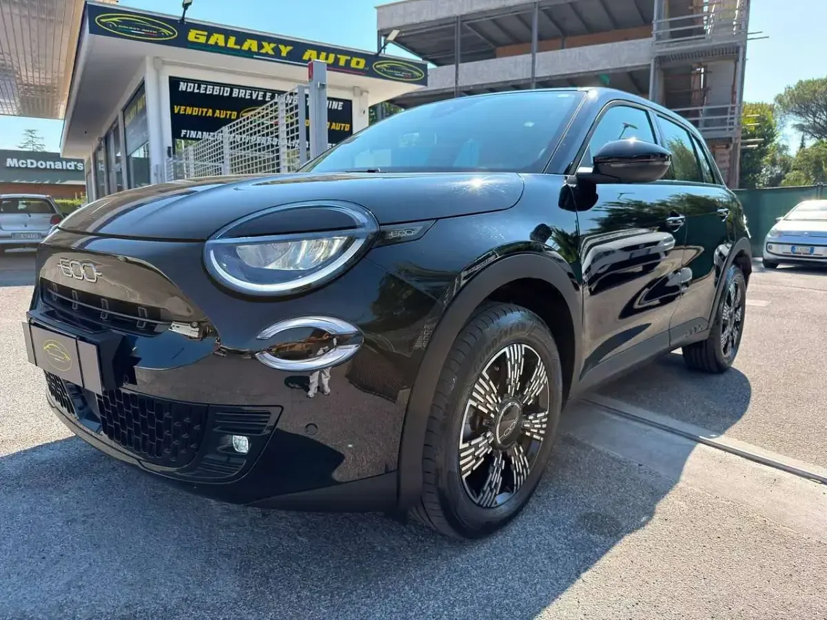 Usata Fiat 600 Pop 145 CV (106 kW) 2025 Nero perlato SUV