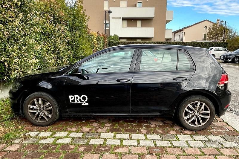 Usata VW Golf VII 110 CV (80 kW) 2019 Nero Berlina